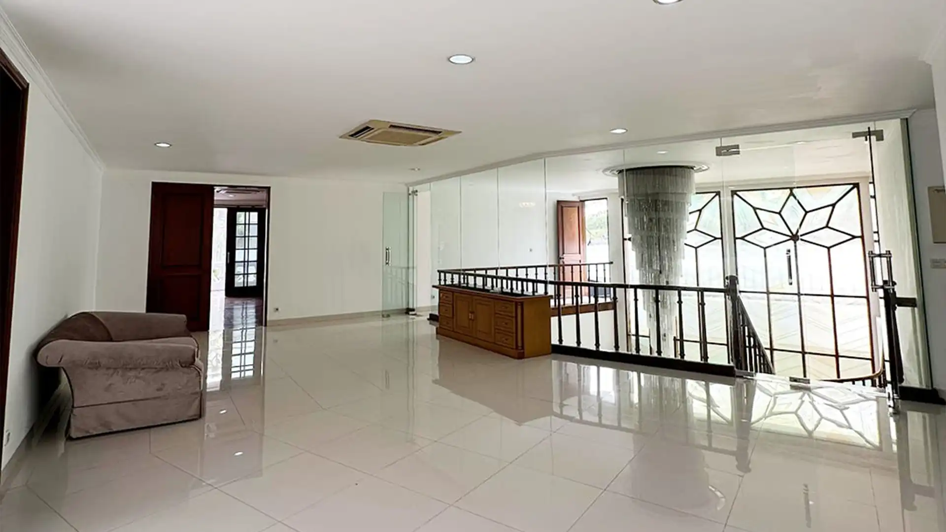 LEMBANG NO.40-5BR-Family Aarea at Second Floor Grand 5BR Estate at Menteng
