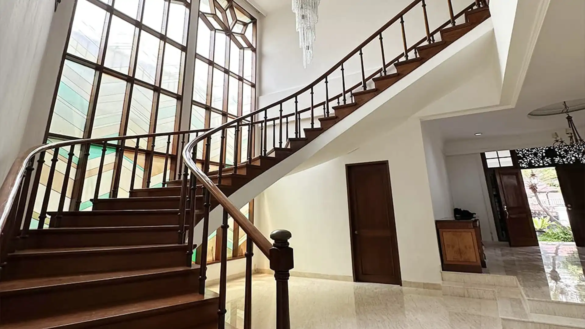 Exclusive 5BR House at Menteng