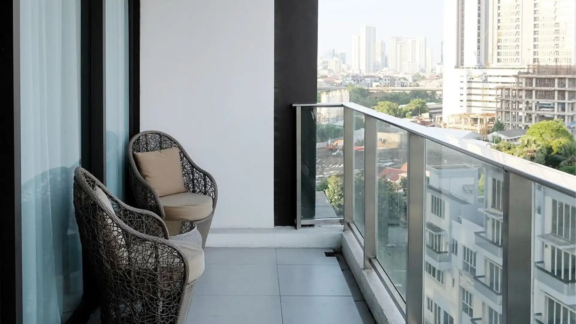 Mangkuluhur Residence – Well-Balanced 2BR Serviced Apartment