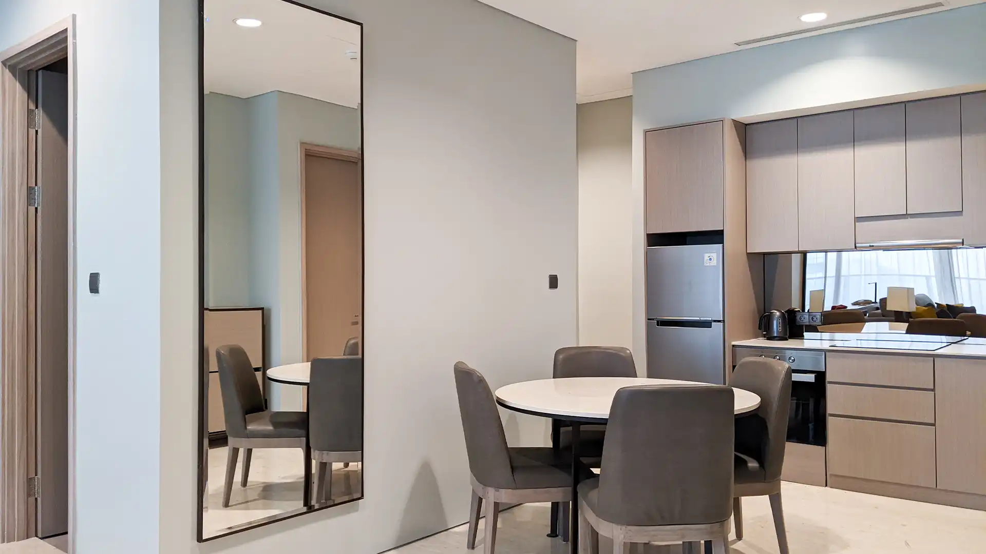 Mangkuluhur Residence – Well-Balanced 2BR Serviced Apartment