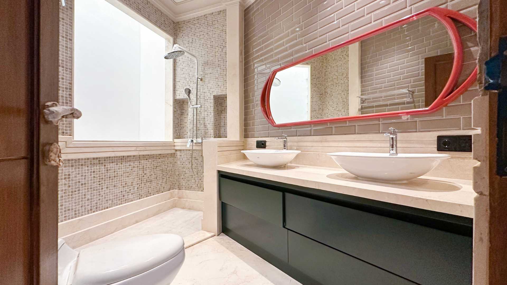 MENTENG-3BR-Bathroom 1 Well-Balanced 3BR House at Menteng