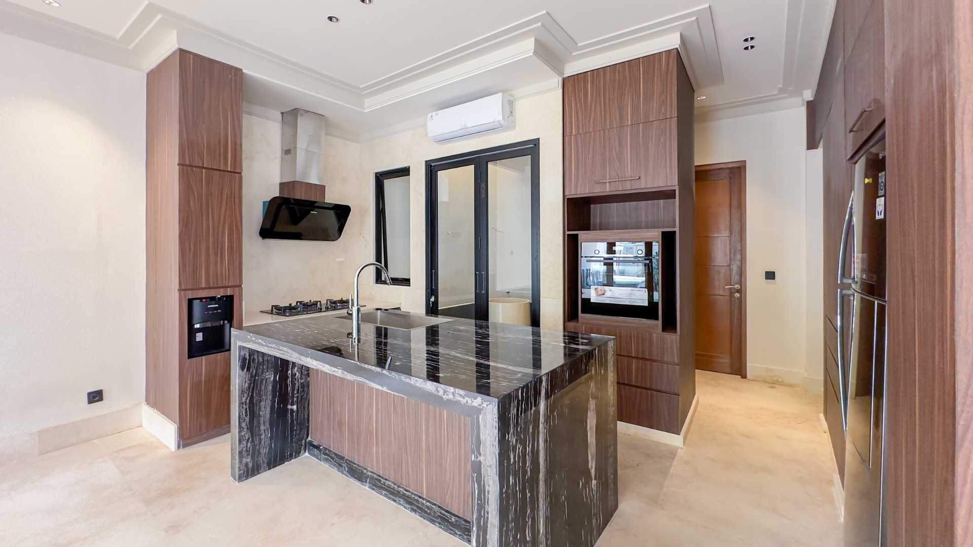 MENTENG-3BR-Detailed Kitchen Area (2) Well-Balanced 3BR House at Menteng