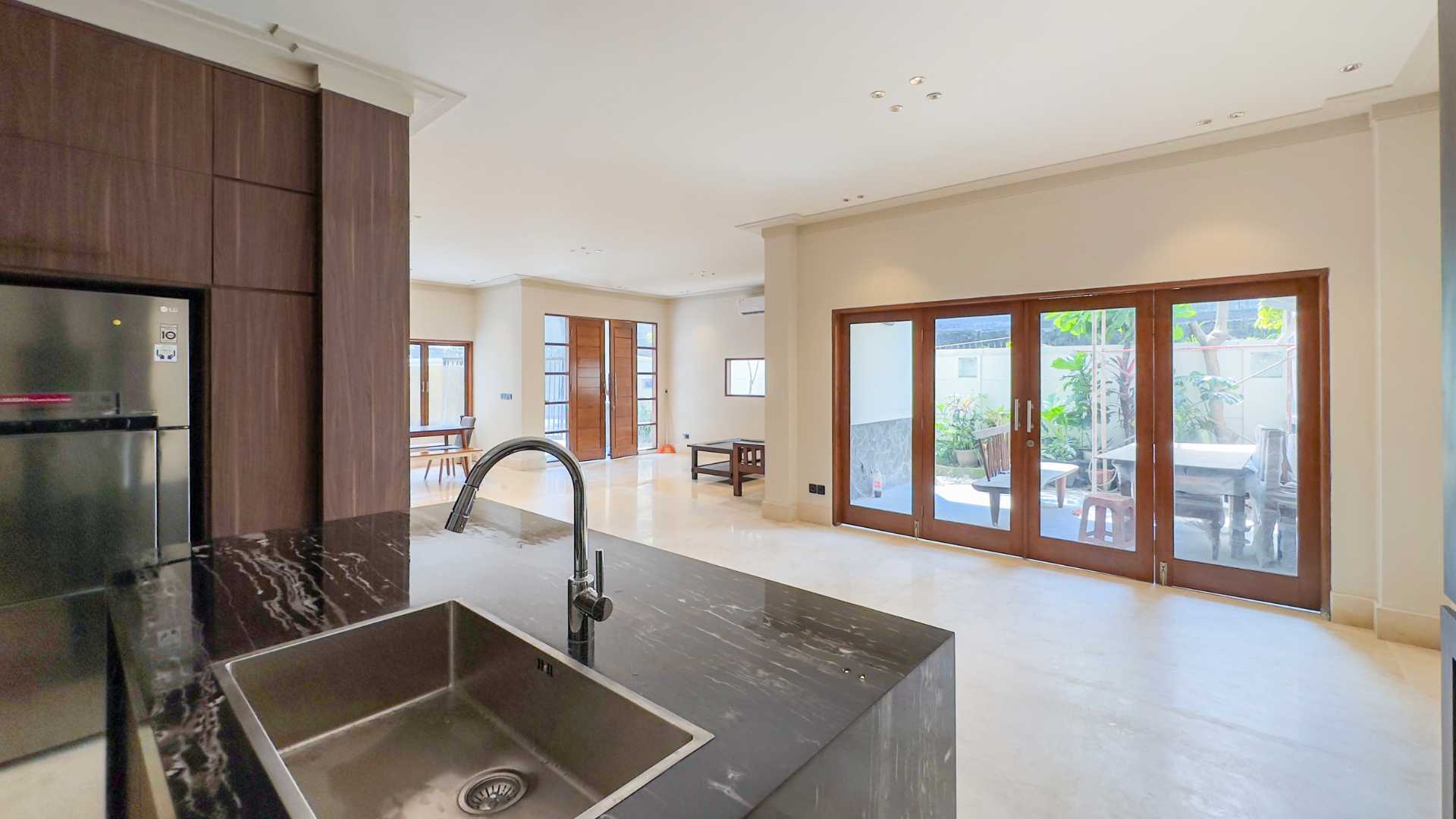 MENTENG-3BR-Detailed Kitchen Area Well-Balanced 3BR House at Menteng