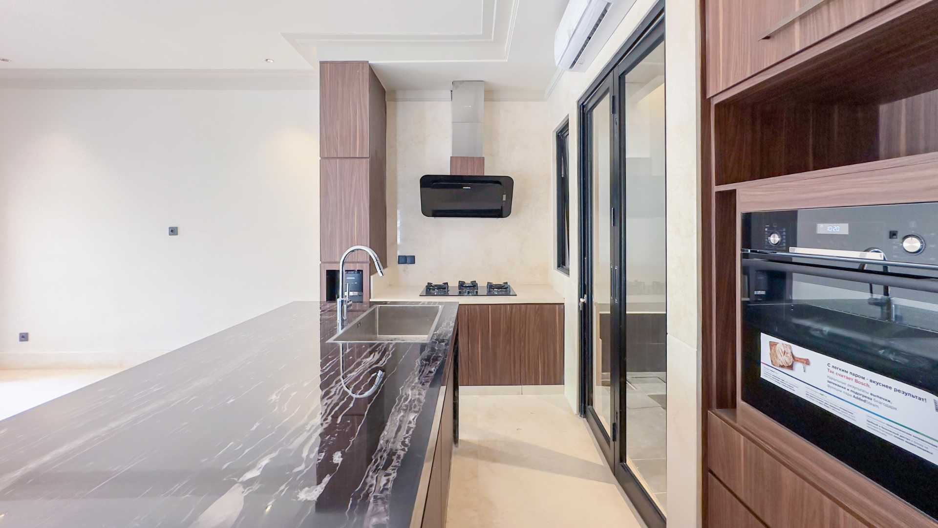 MENTENG-3BR-Kitchen Area Well-Balanced 3BR House at Menteng