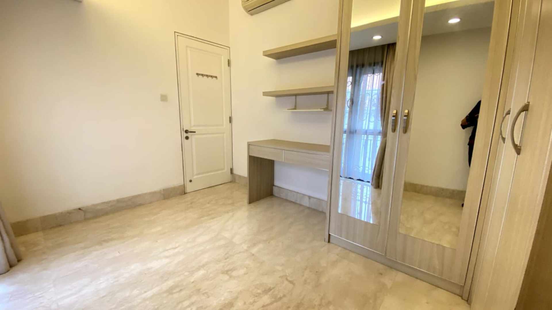 Menteng-4BR-Bedroom 1