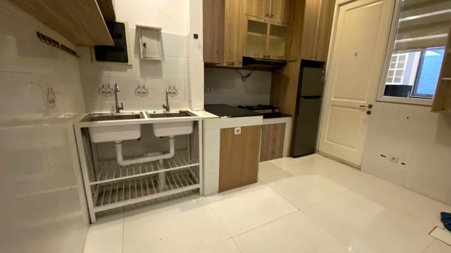 Menteng-4BR-Wet Kitchen Well-Proportioned 4BR House at Menteng