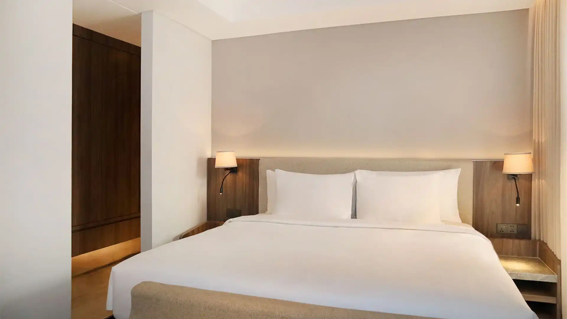 OAKWOOD-1BR-BEDROOM Oakwood Suites Kuningan – Comfortable 1BR Serviced Apartment