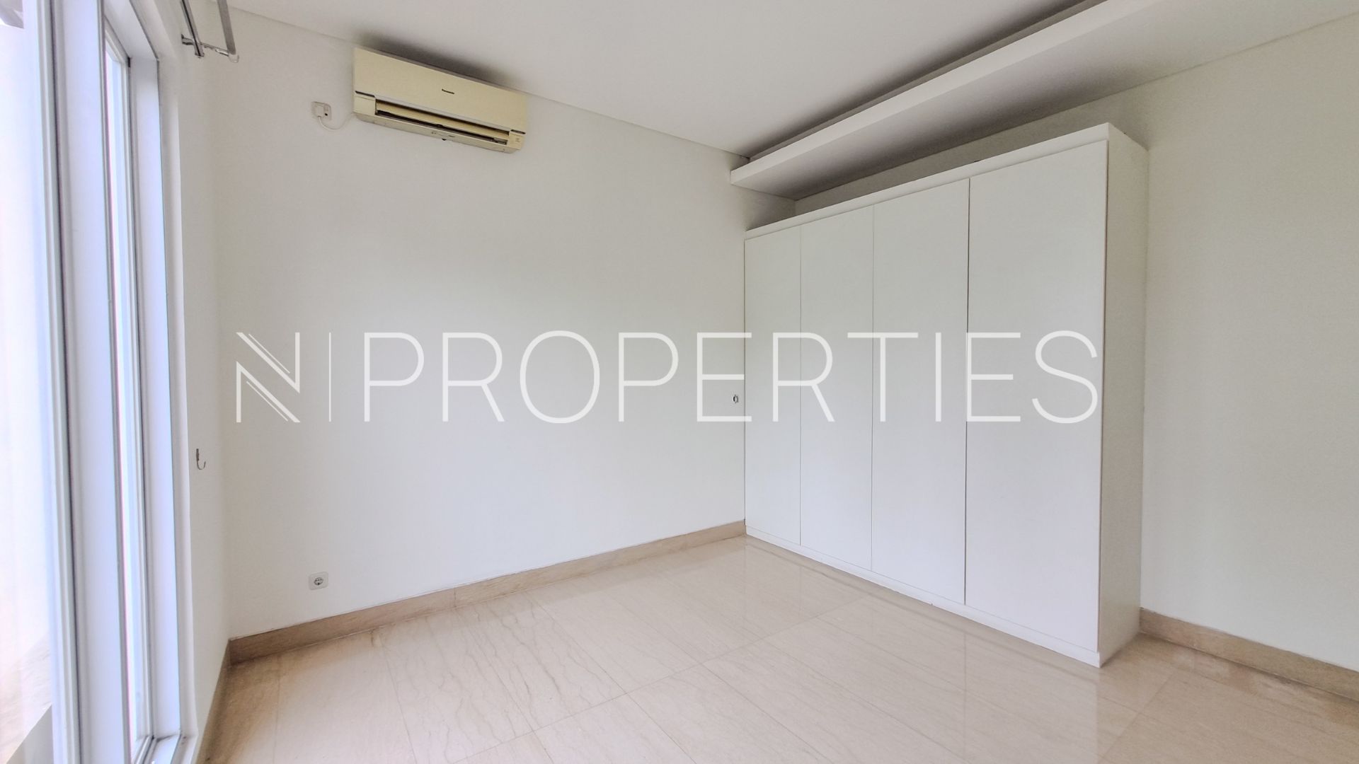 Functional 5BR Home at Pejaten