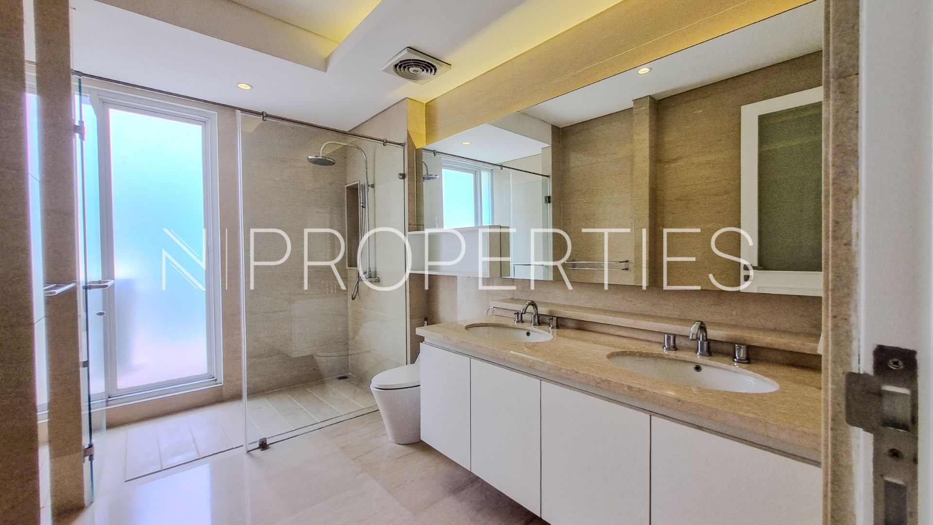 Functional 5BR Home at Pejaten