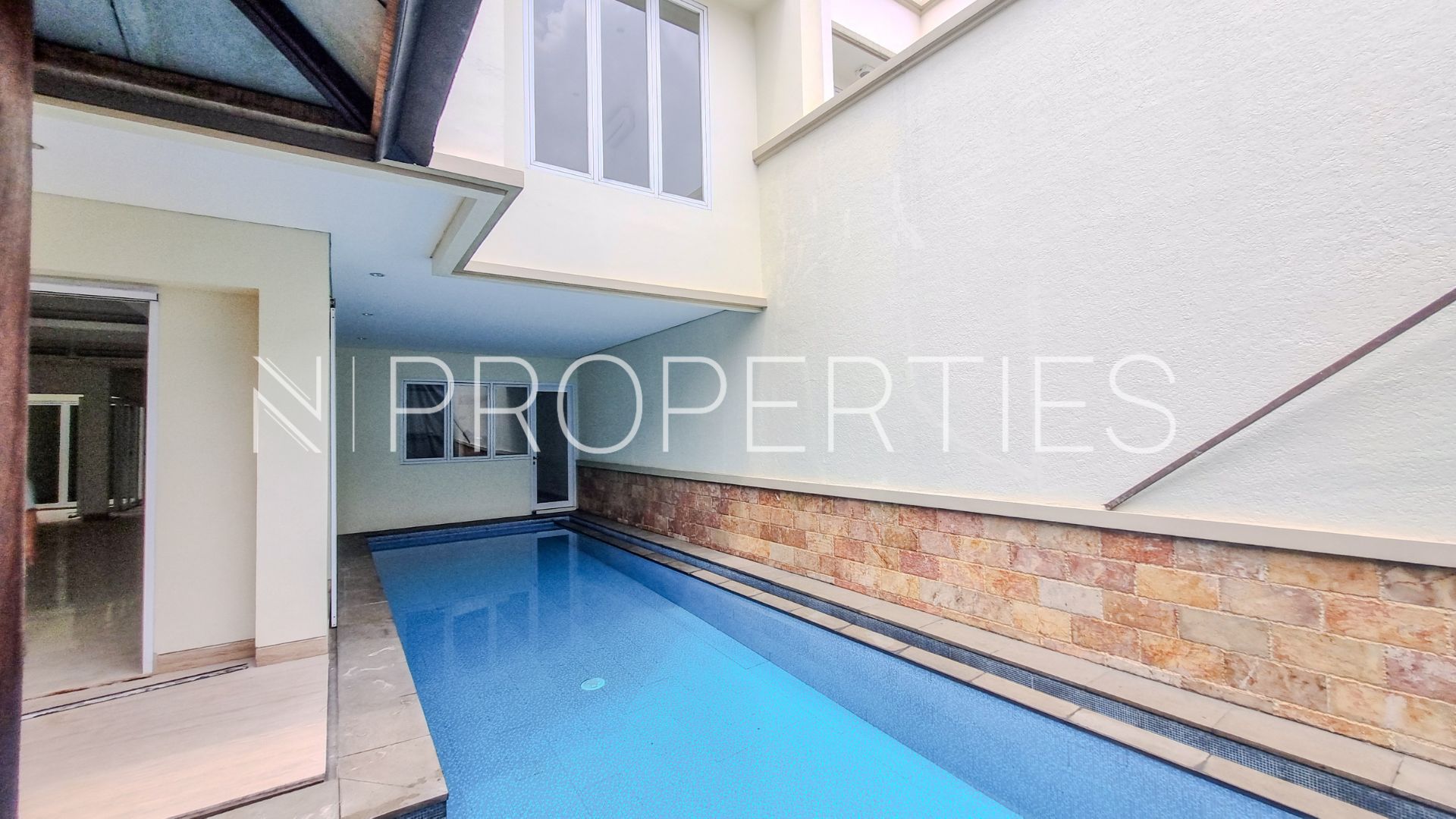 Functional 5BR Home at Pejaten