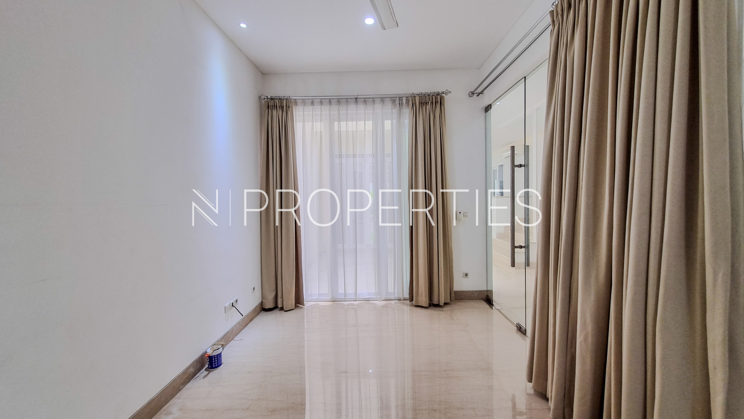 Well-Designed 4BR Home at Pejaten