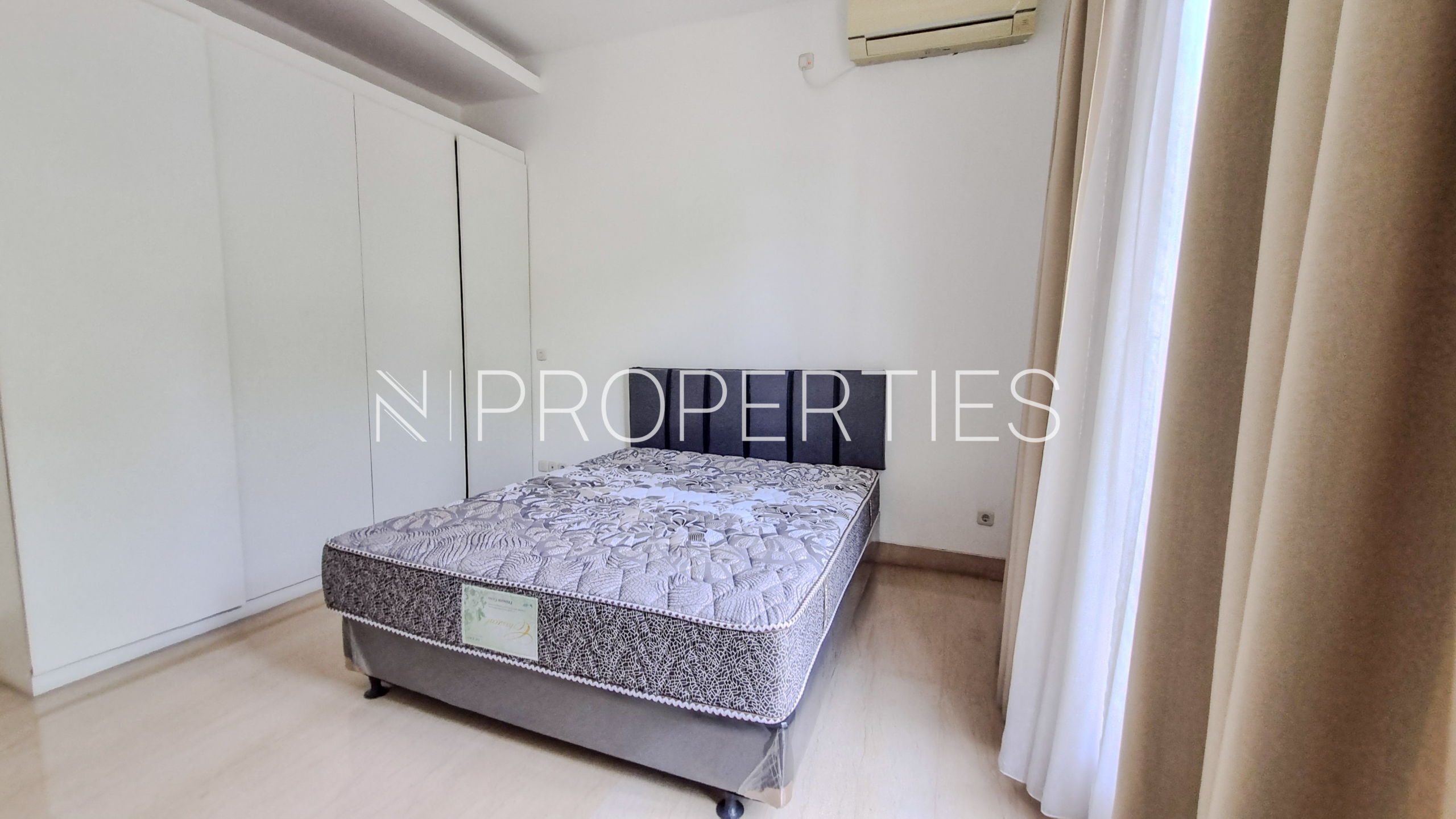 Well-Designed 4BR Home at Pejaten