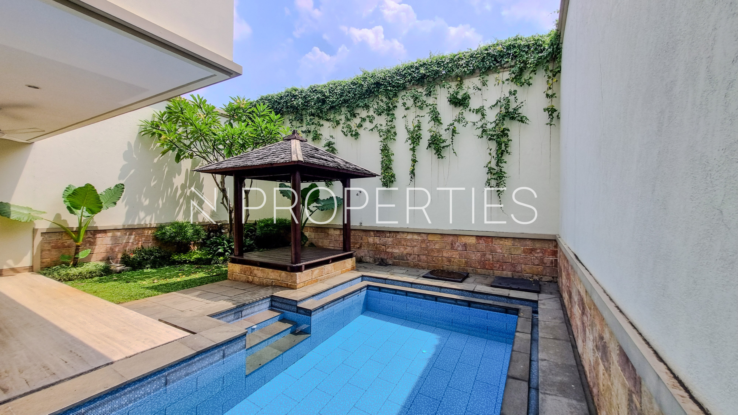 PEJATEN BARAT 2 KAV Y - POOL AND GAZEBO 2