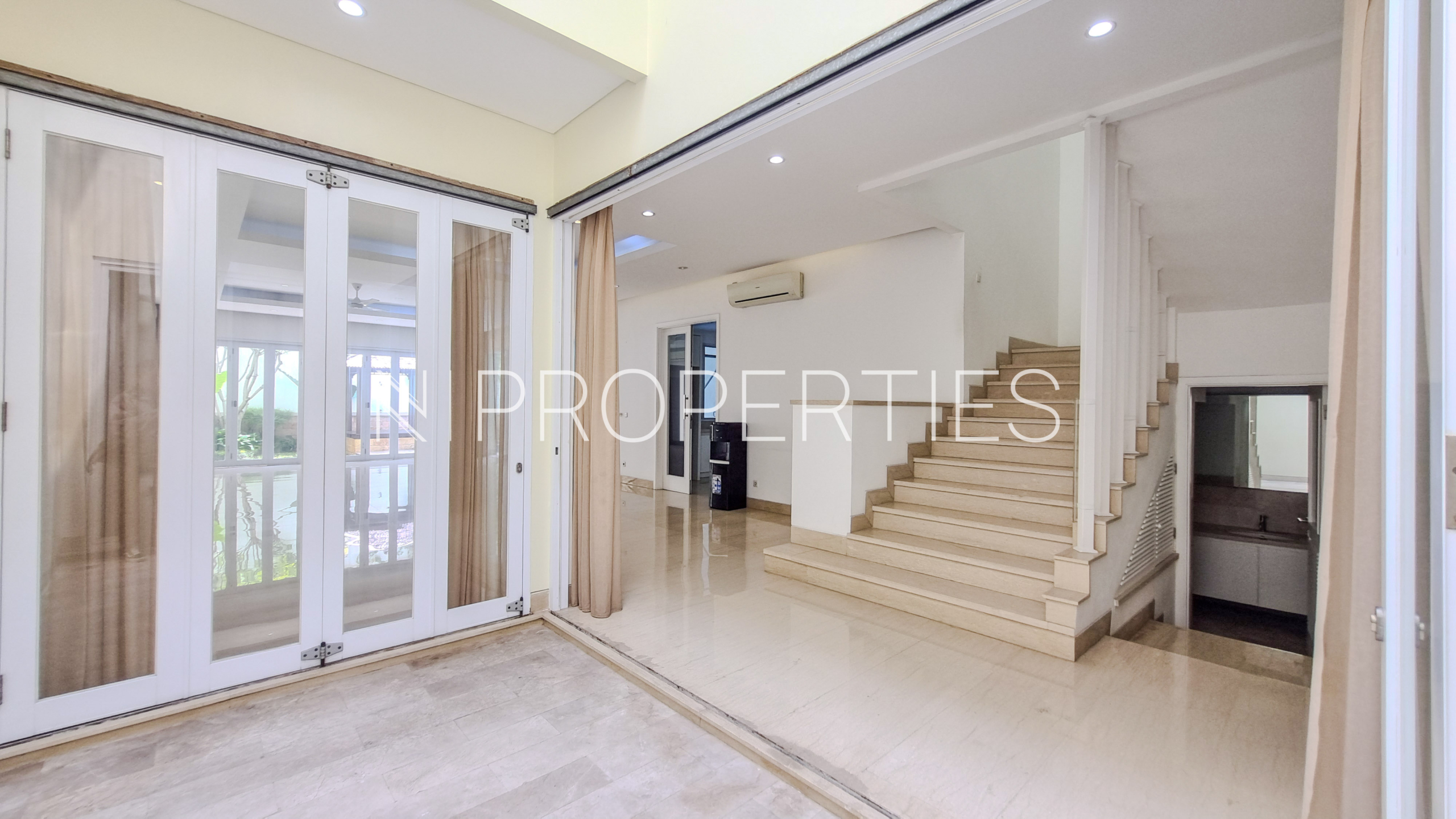Well-Designed 4BR Home at Pejaten