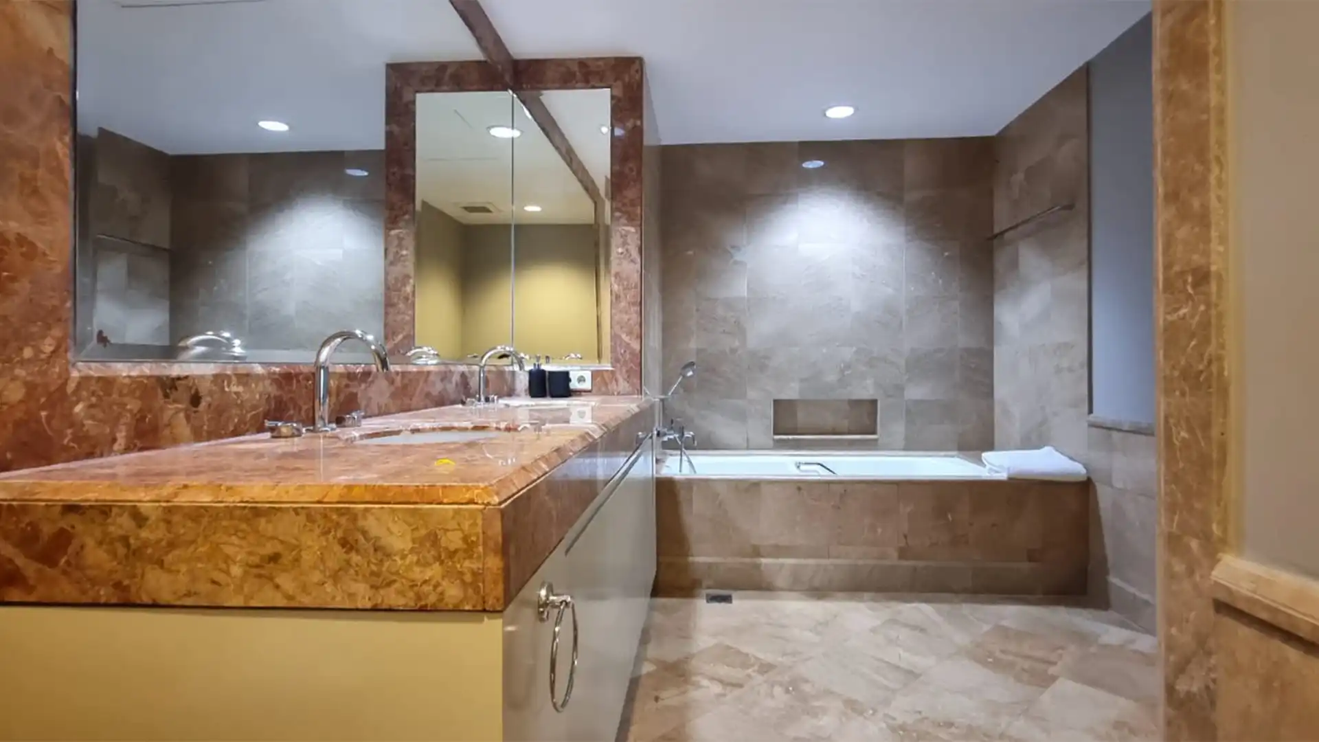 Plaza Residence – Comfortable 3BR Apartment