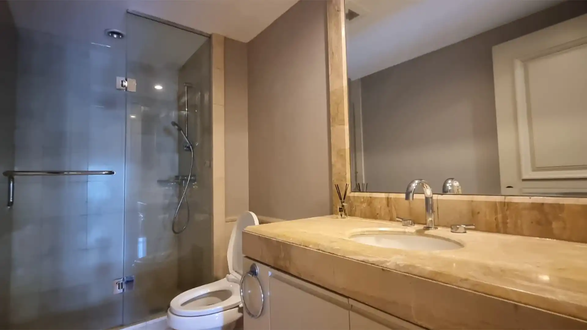 Plaza Residence – Comfortable 3BR Apartment