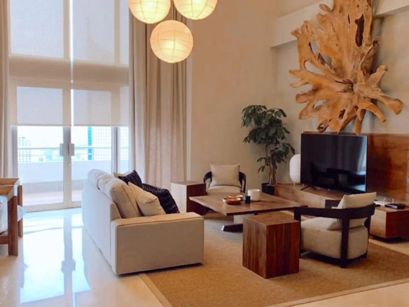 PLAZA RESIDENCE-3BR-LIVING AREA