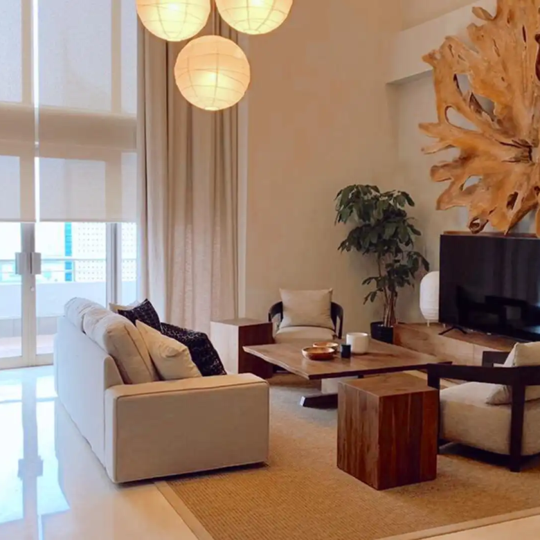 PLAZA RESIDENCE-3BR-LIVING AREA