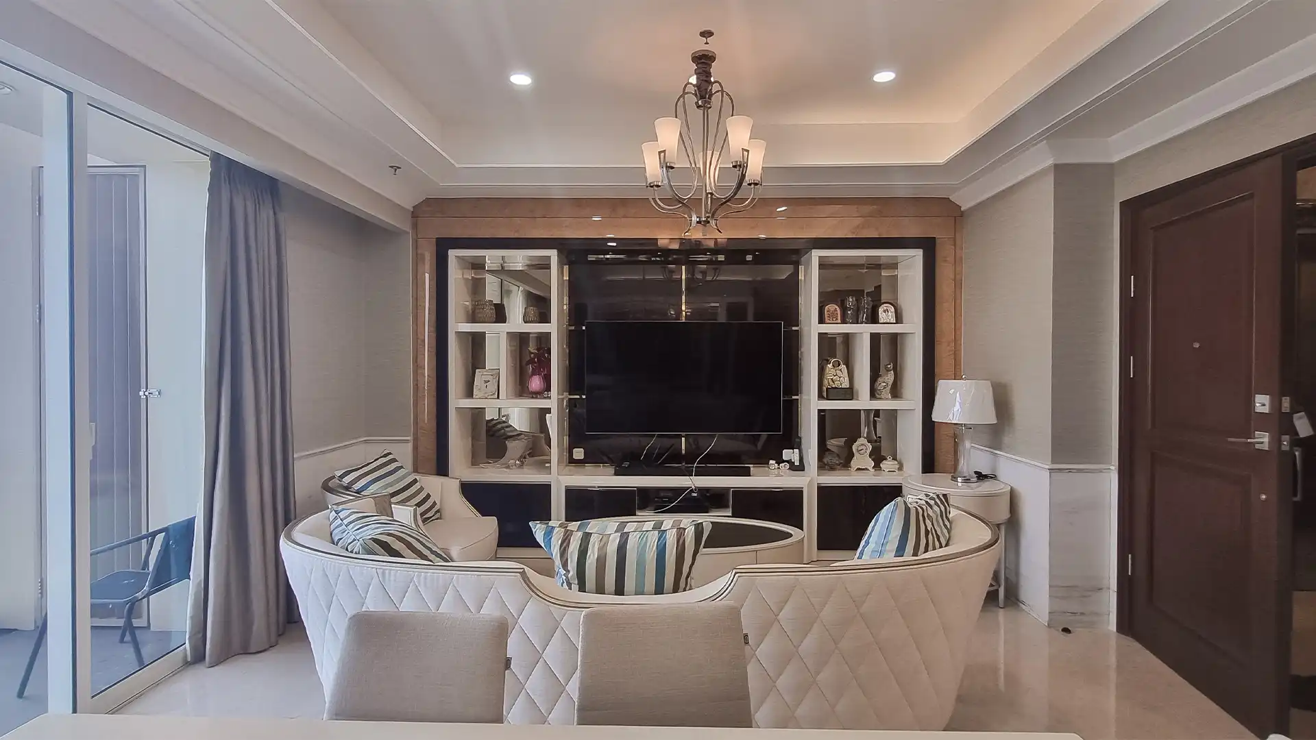 PONDOK INDAH RESIDENCE-3BR-LIVING AREA WIDE