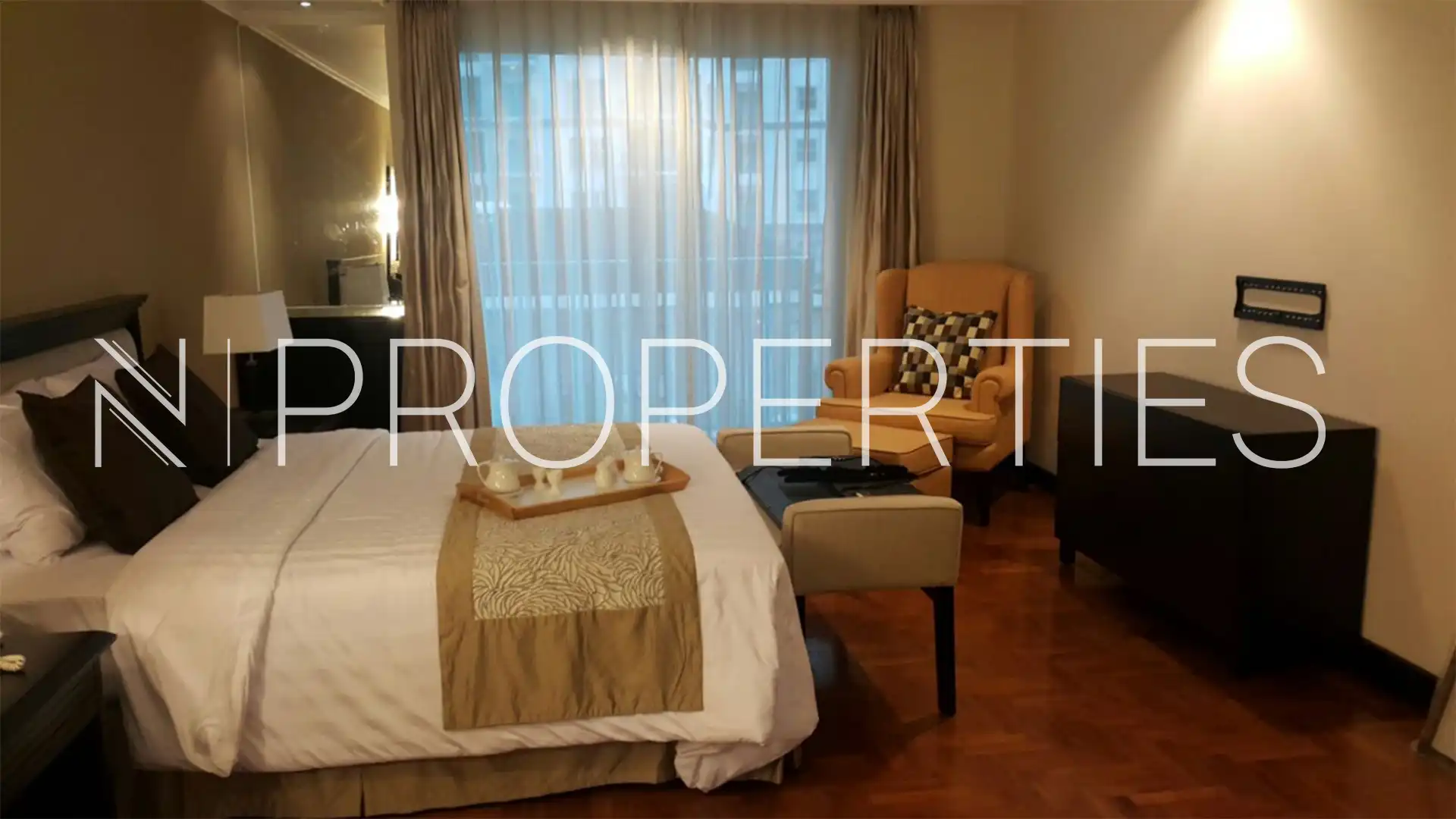 Pondok Indah Golf Apartment – Modern 3BR Residence