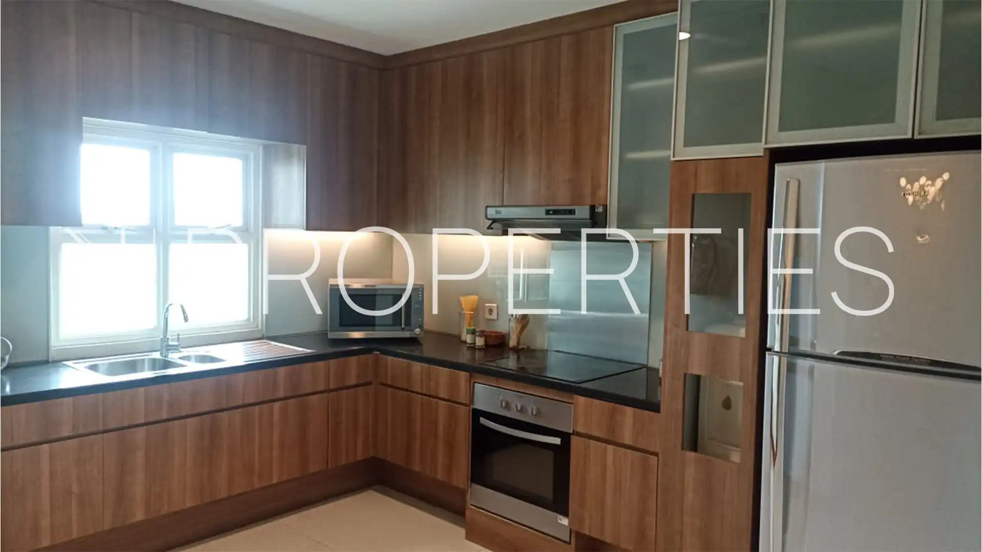 Pondok Indah Golf Apartment – 3BR Luxury