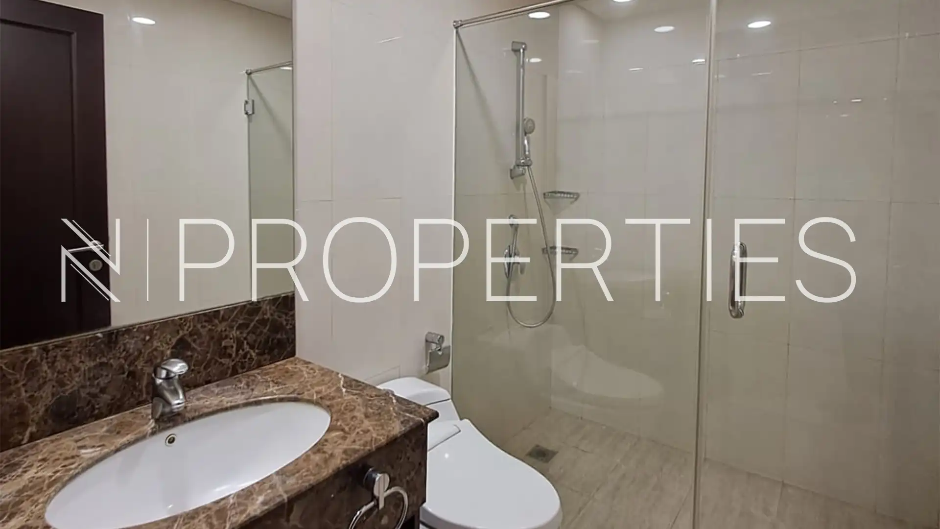Pondok Indah Golf-4BR-Bathroom 1 Pondok Indah Golf Apartment – Large 4BR