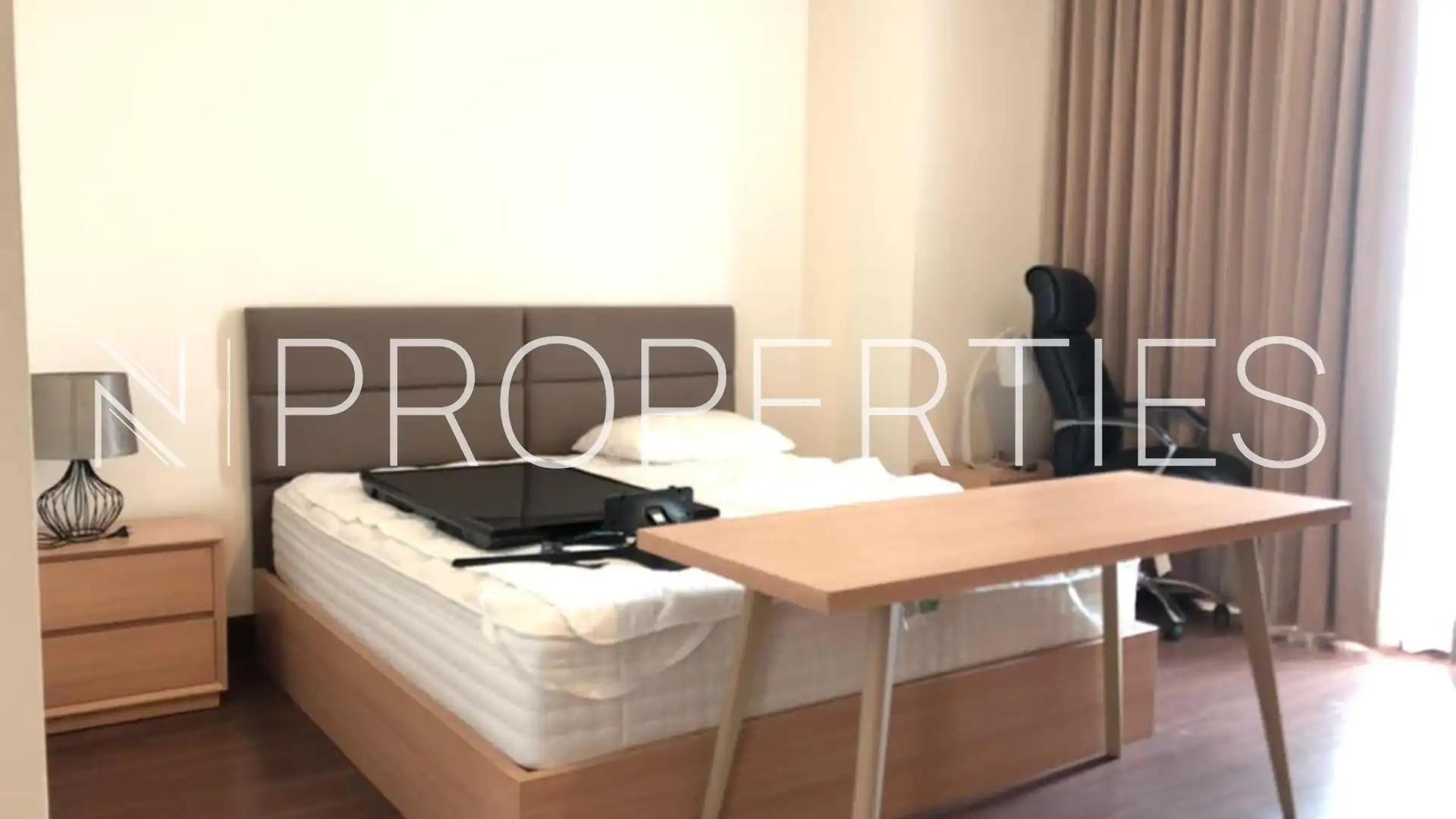 Expansive 4BR Residence – Pondok Indah Golf Apartment