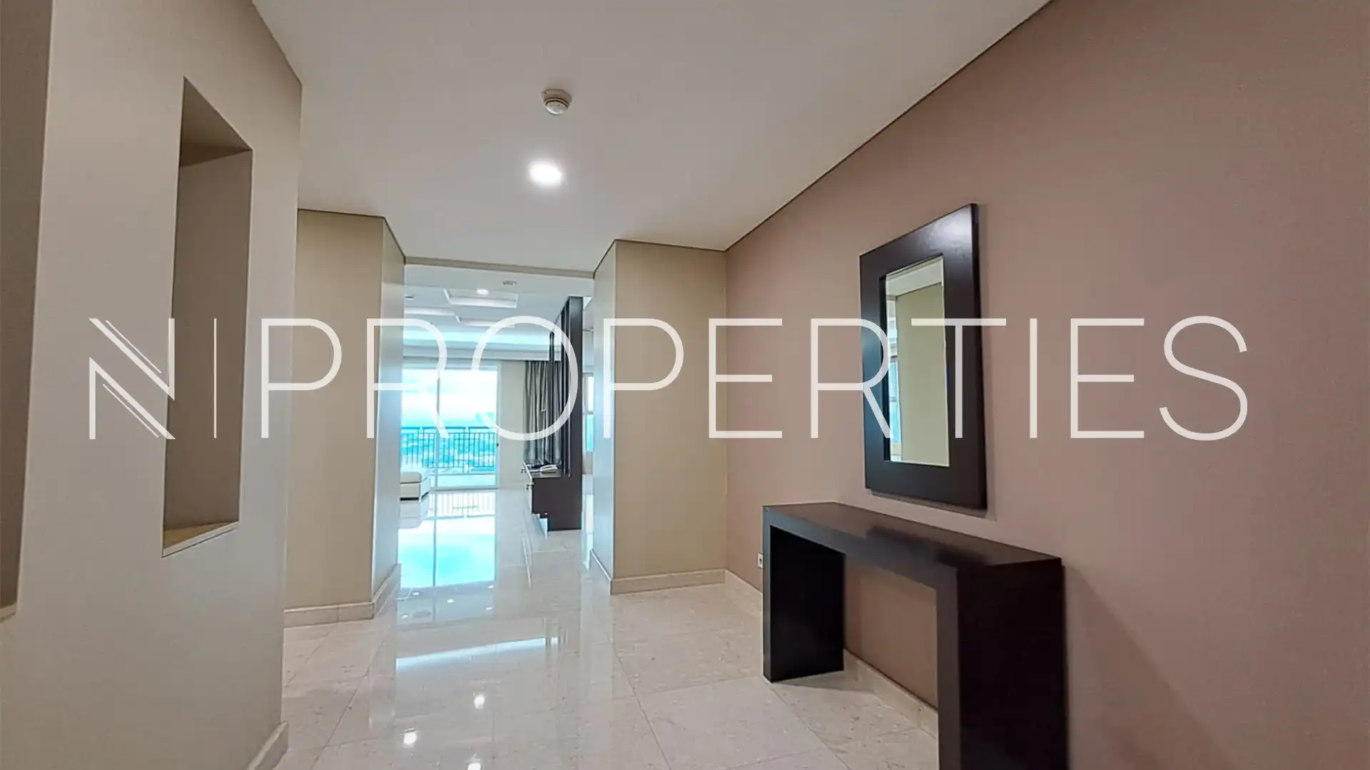 Pondok Indah Golf-4BR-Foyer Area Pondok Indah Golf Apartment – Large 4BR