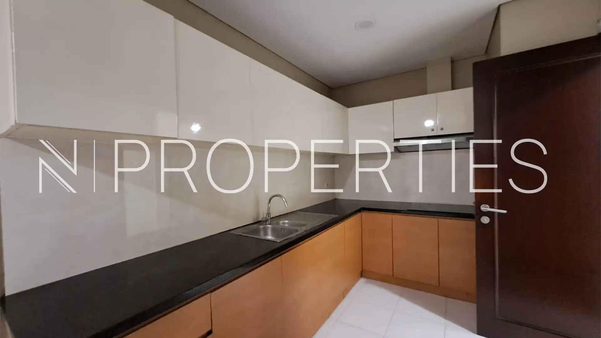 Pondok Indah Golf-4BR-Wet Kitchen Pondok Indah Golf Apartment – Large 4BR