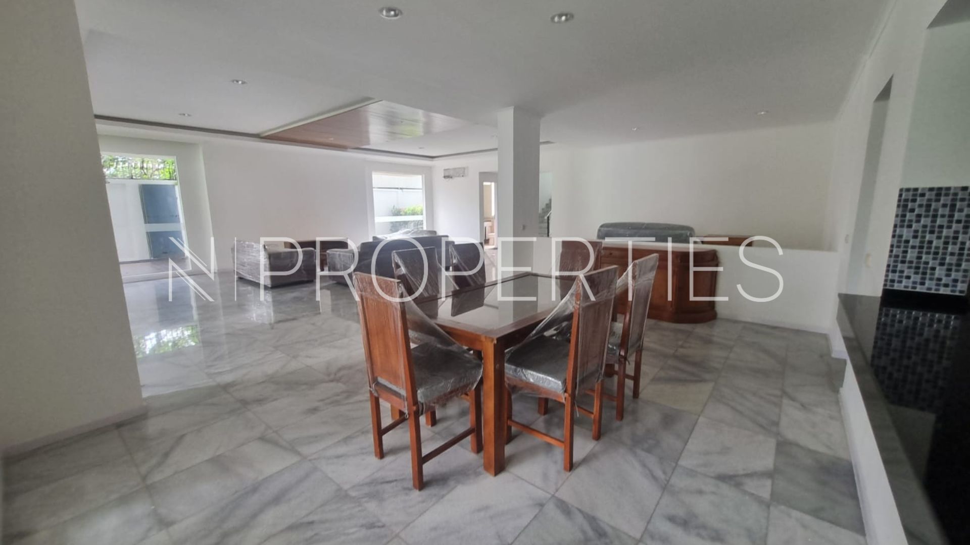 Cipete – Expansive 4BR Family House