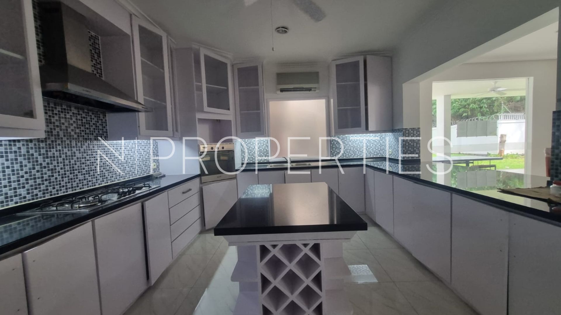 Cipete – Expansive 4BR Family House