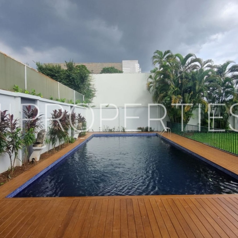 Puri Sakti 2 Kav E - Swimming pool