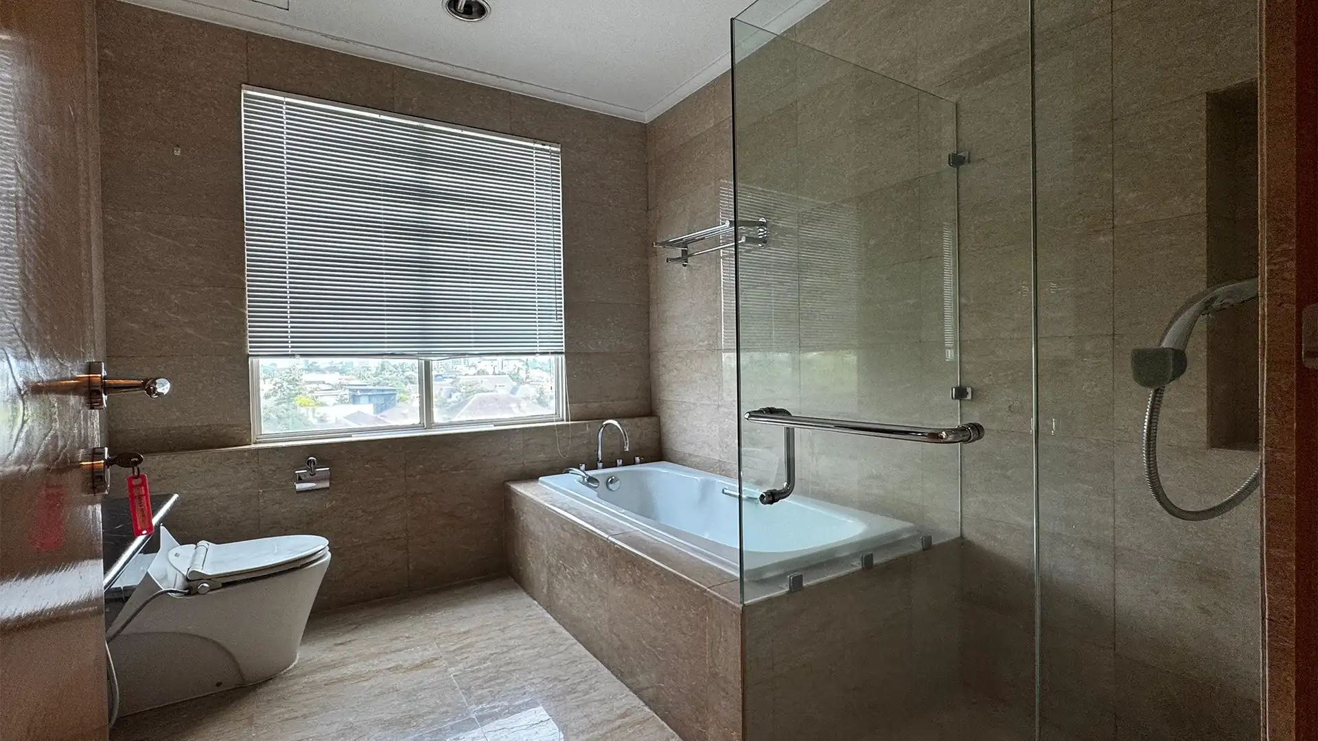 Senayan Residence – Spacious 3BR Apartment