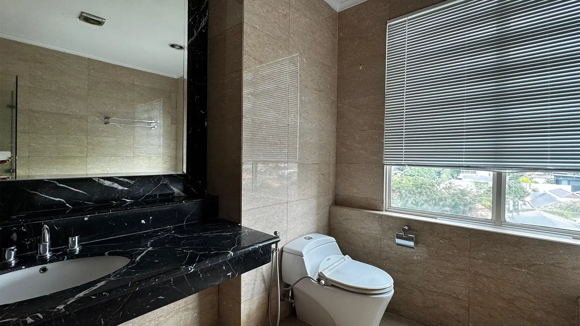 Senayan Residence – Spacious 3BR Apartment