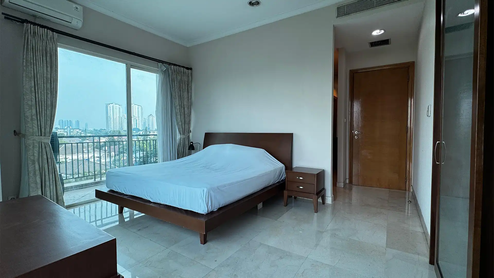 Senayan Residence – Spacious 3BR Apartment