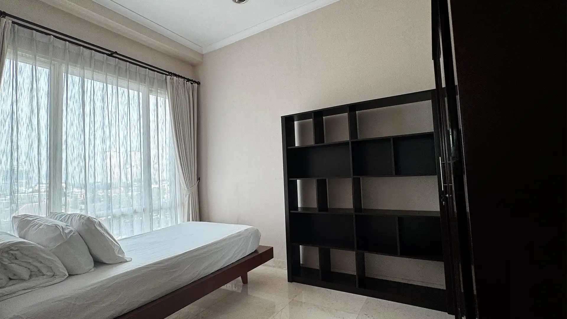 Senayan Residence – Spacious 3BR Apartment