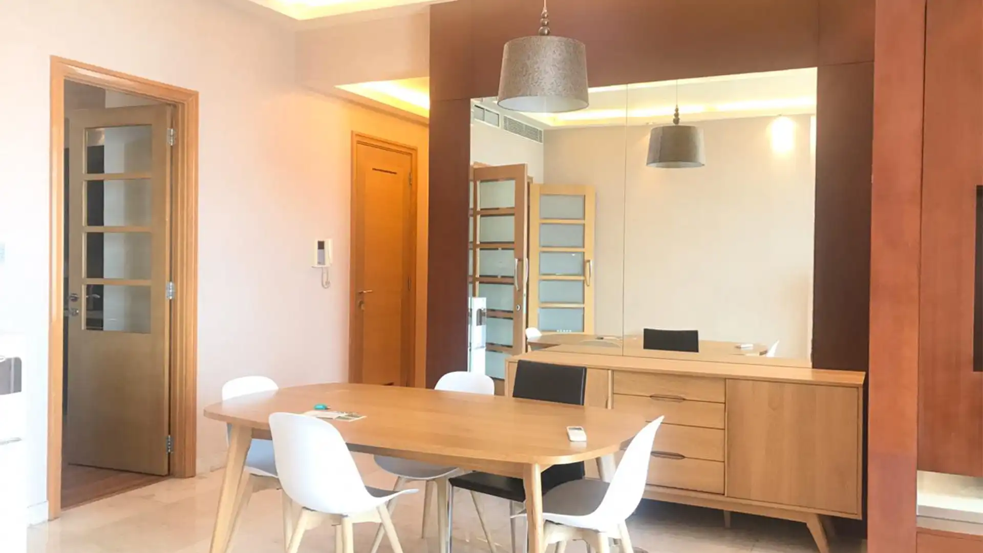 SENAYAN RESIDENCE-3BR-DINING AREA