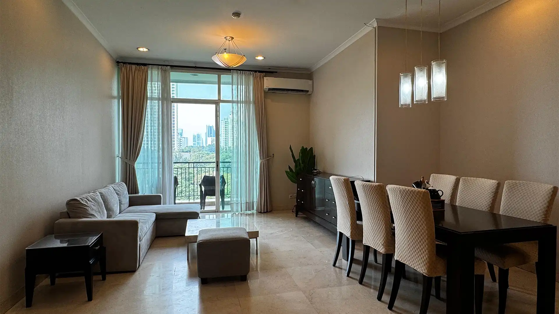Senayan Residence – Spacious 3BR Apartment