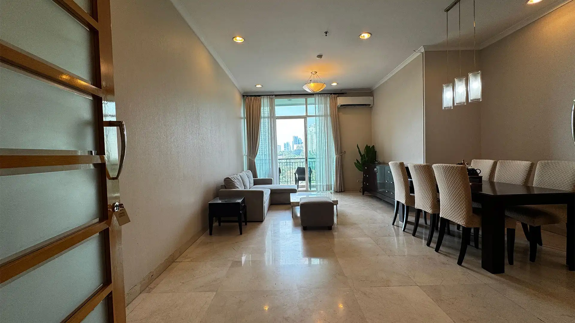 Senayan Residence – Spacious 3BR Apartment