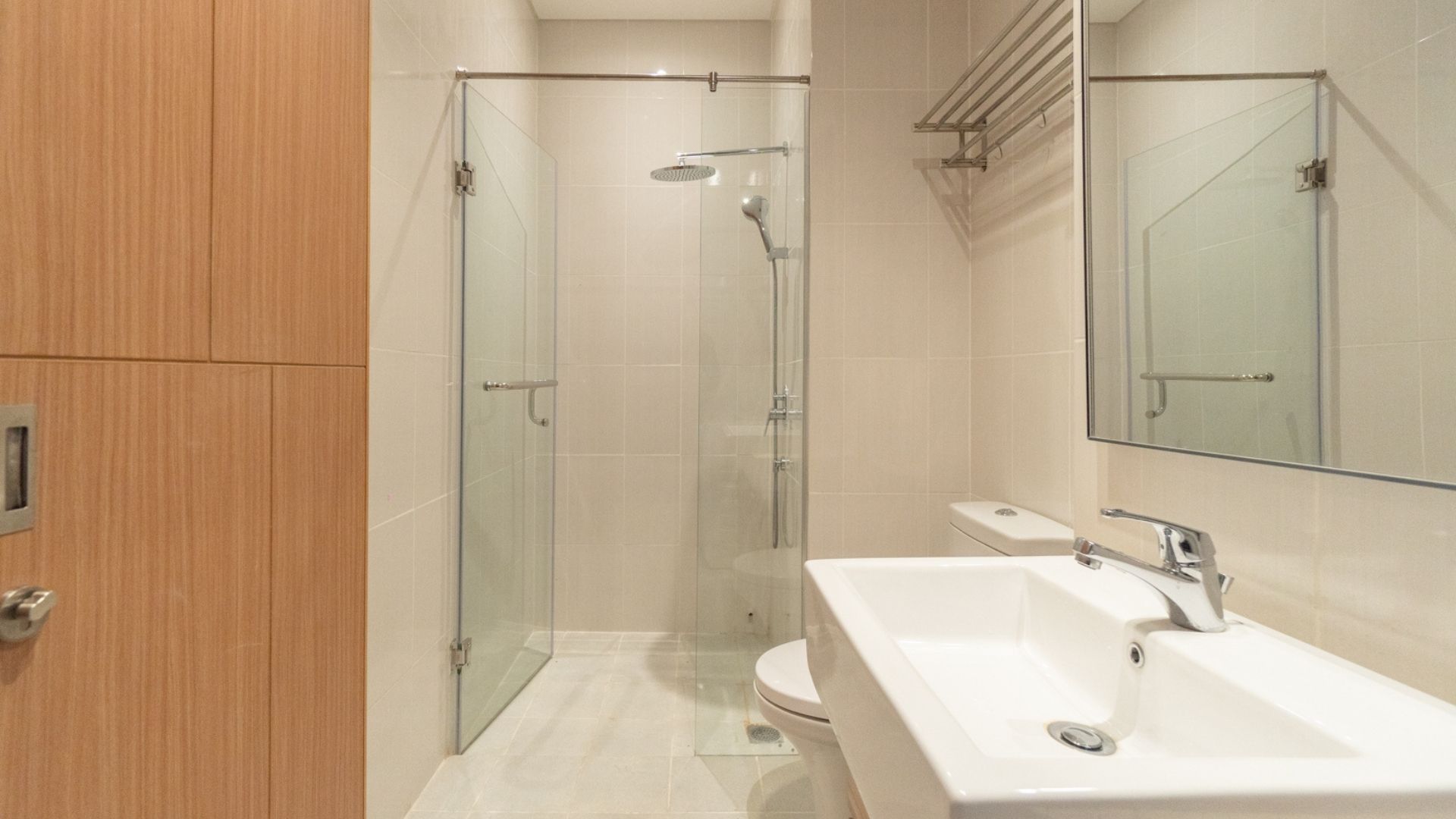 Walkable LRT Access at Samara Suites