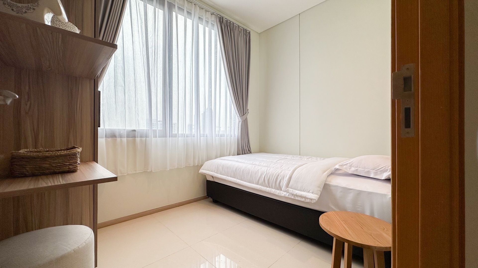 Walkable LRT Access at Samara Suites