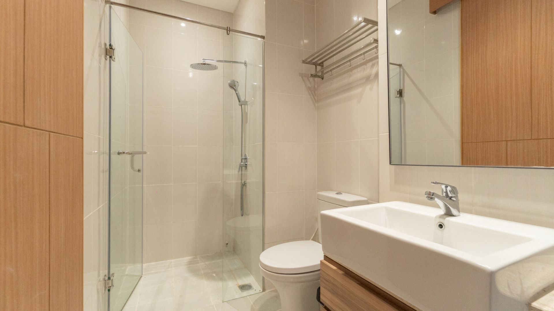 Walkable LRT Access at Samara Suites