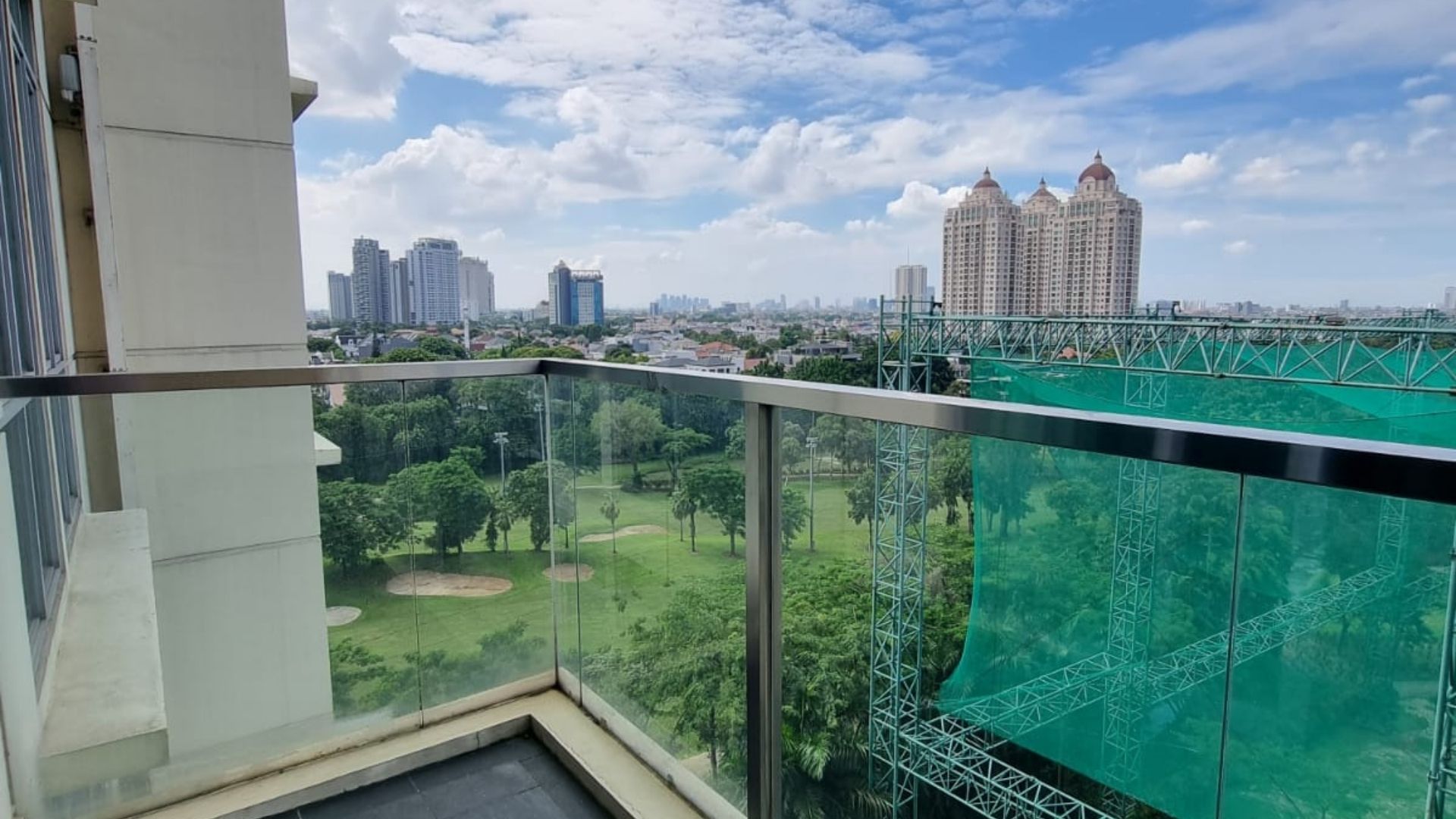 Senayan City Residence-3BR-Balcony Senayan City Residence – Spacious 3BR Apartment
