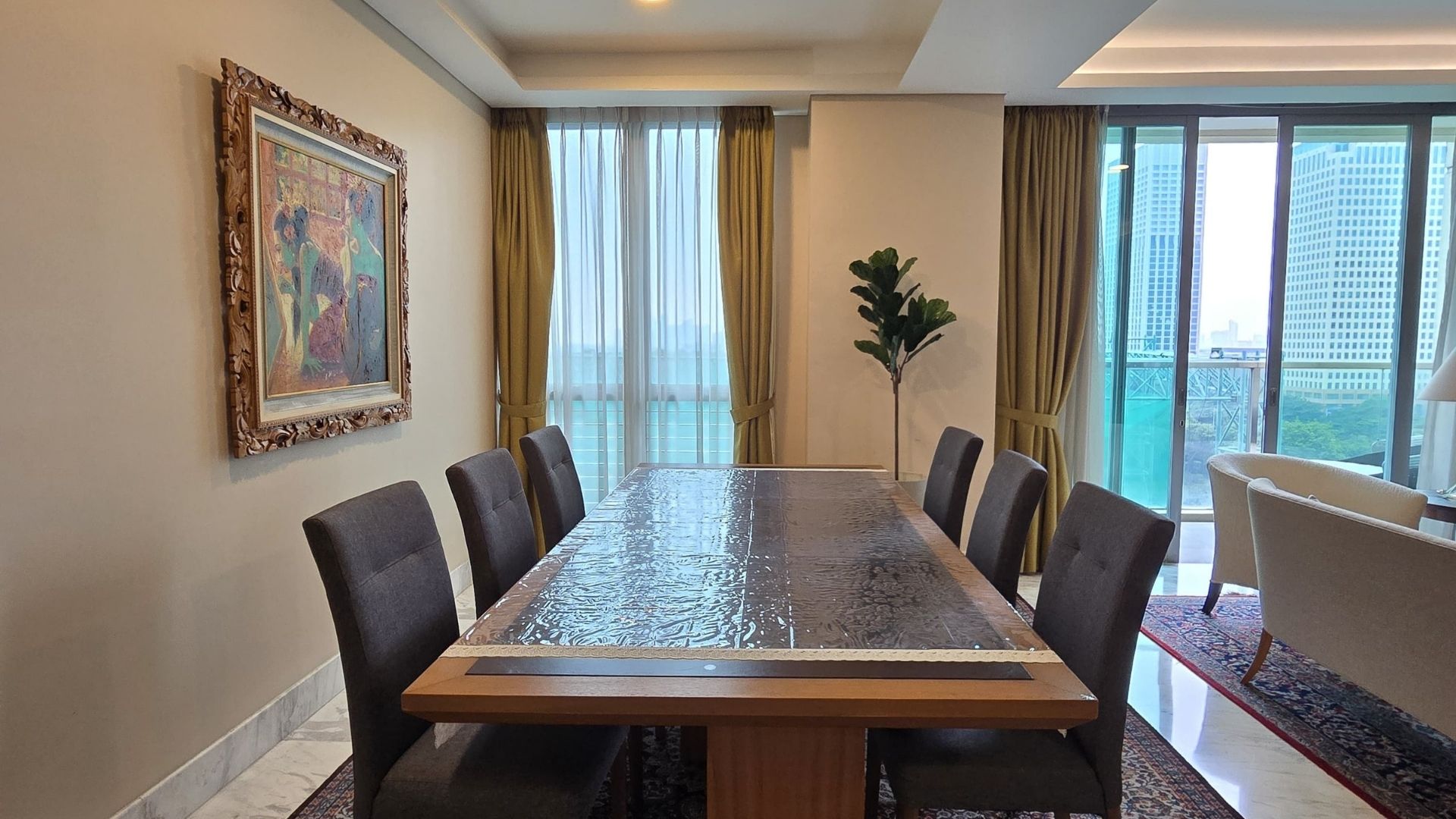 Senayan City Residence-3BR-Dining table Senayan City Residence – Premium 3BR Apartment
