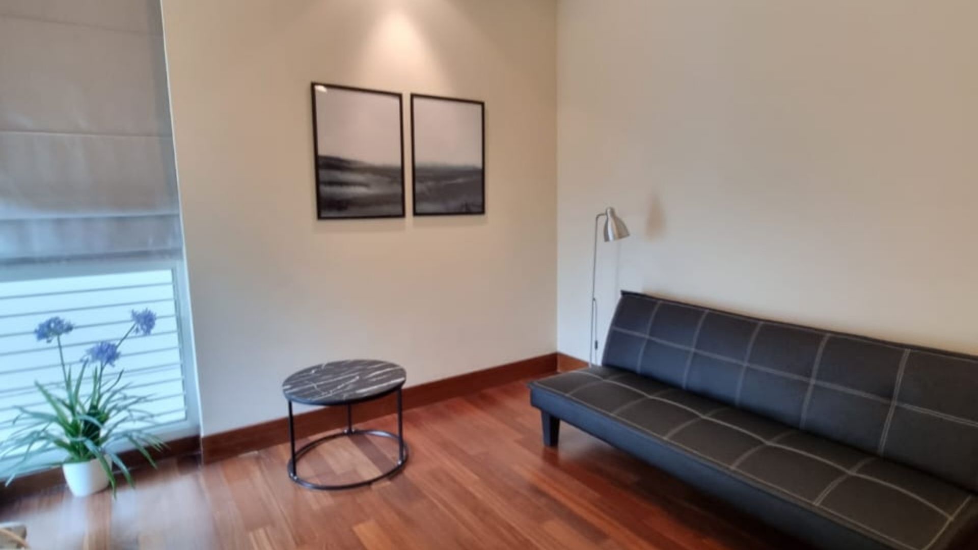 Senayan City Residence-3BR-Sofa and painting Senayan City Residence – Spacious 3BR Apartment