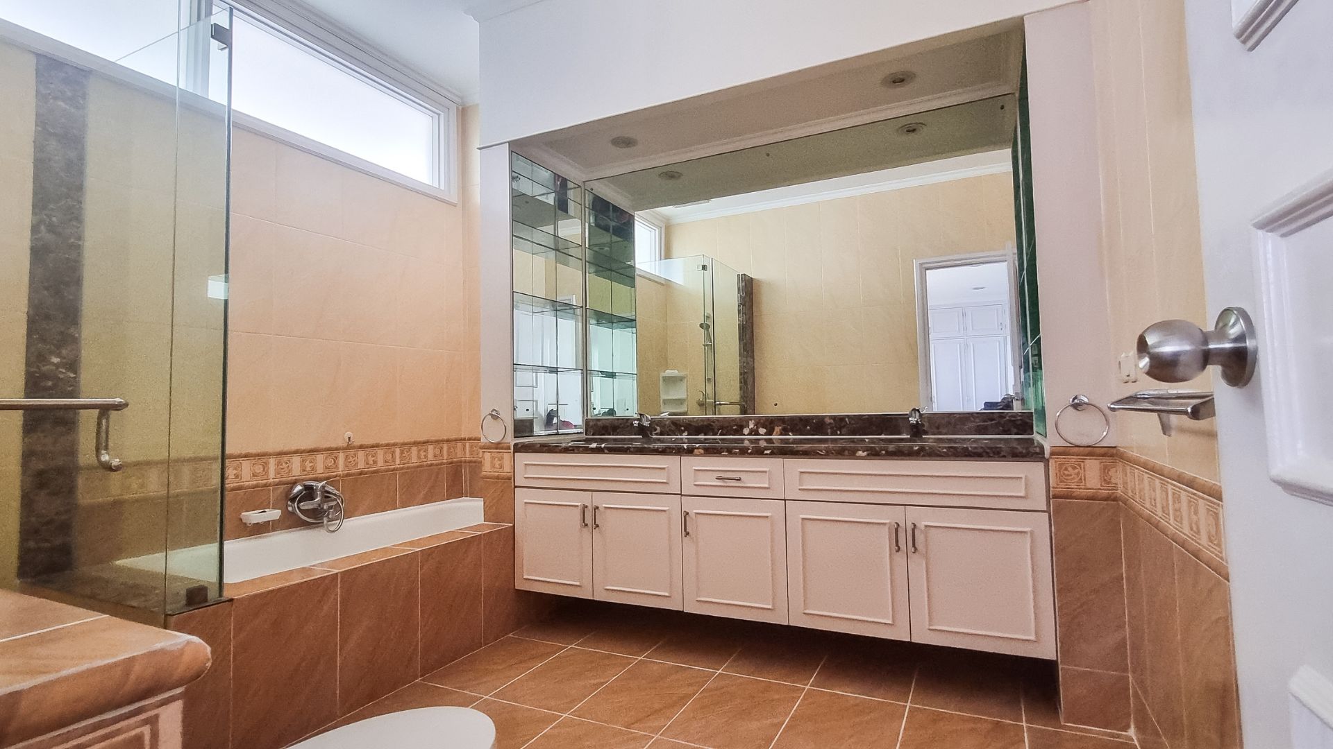 TANAH KUSIR 2 UNIT 5 L – Bathroom Luxury 4BR Compound – Pondok Intan Residence