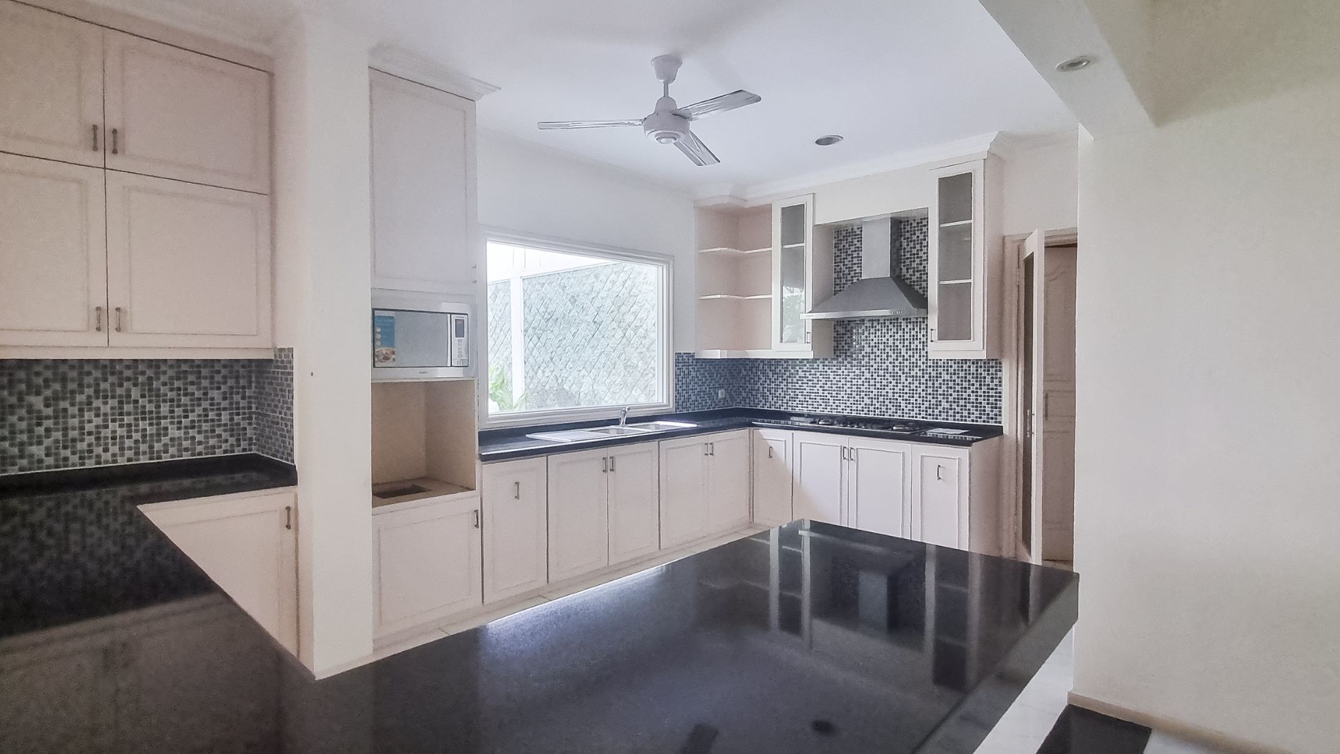 TANAH KUSIR 2 UNIT 5 L – Kitchen Luxury 4BR Compound – Pondok Intan Residence