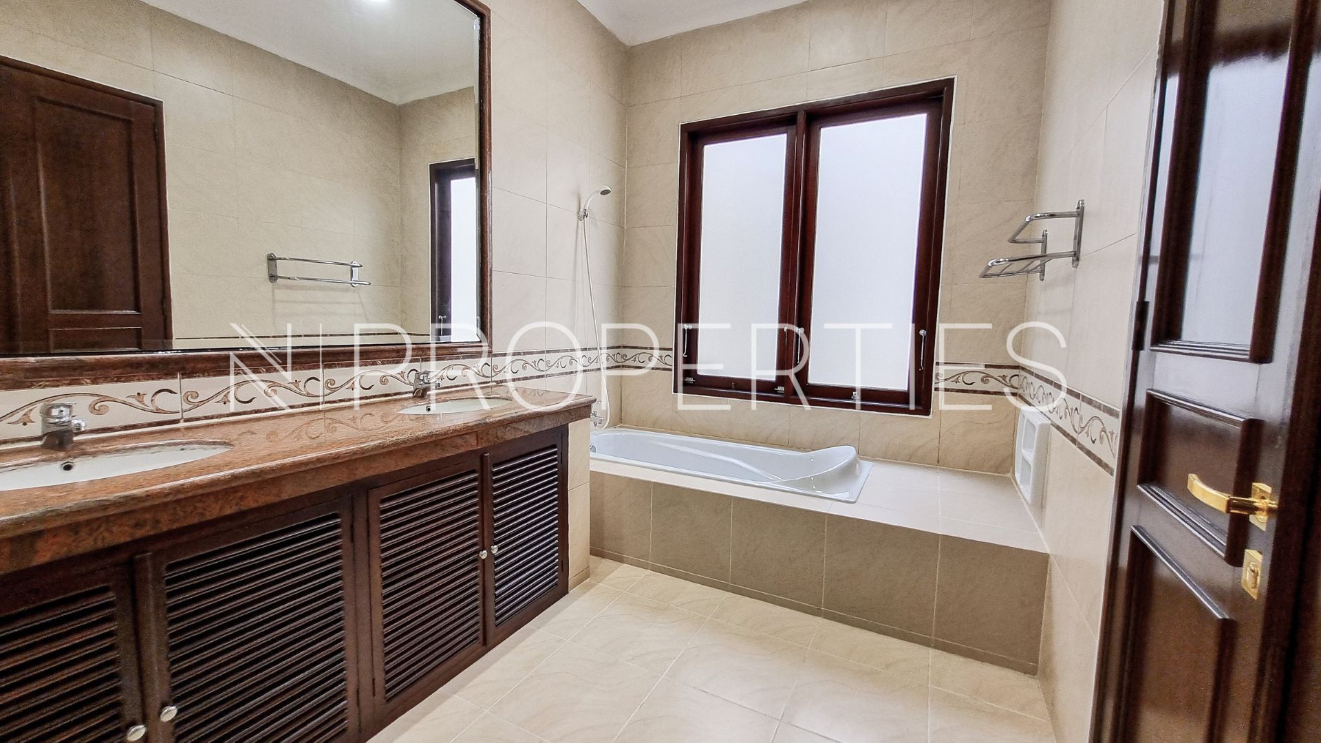 Kemang House – Modern Stylish 4BR