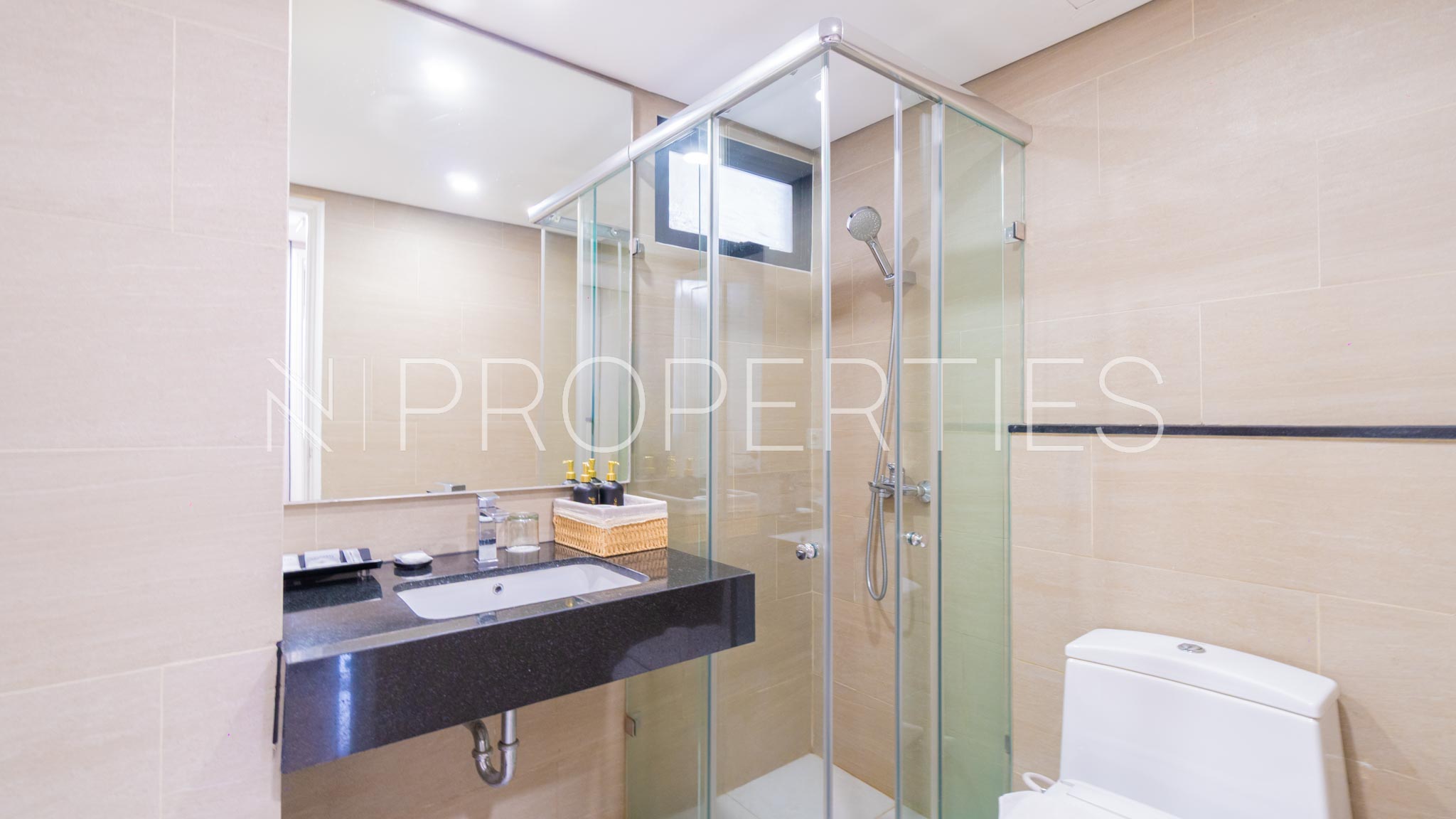 ARYADUTA SEMANGGI-2BR-BATHROOM 1 Aryaduta Semanggi – Modern Luxury 2BR Residence