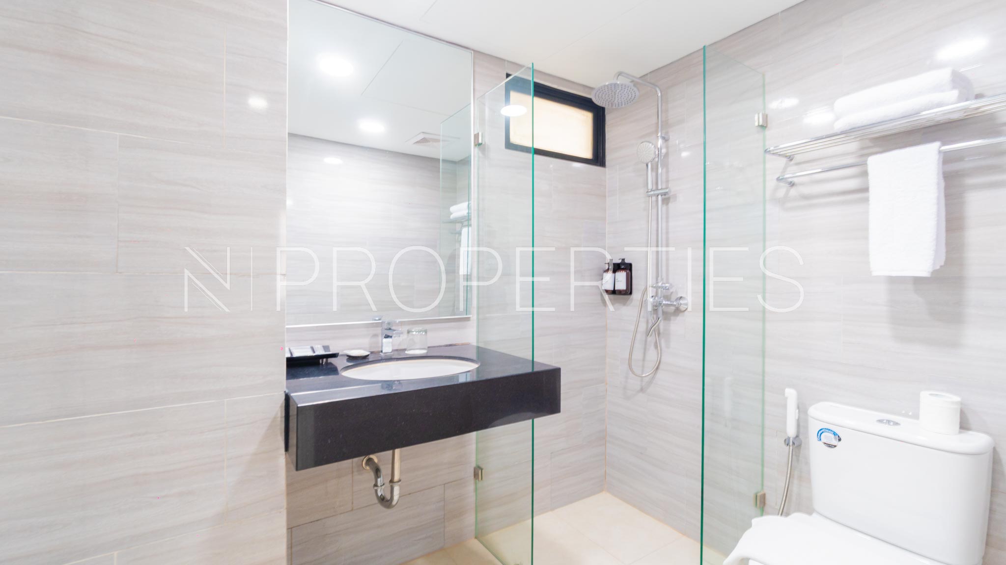 ARYADUTA SEMANGGI-2BR-BATHROOM 1 Elegant 2BR Living Residence at Aryaduta